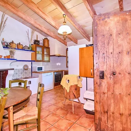 Rural Son Pou Villa *