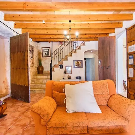 Rural Son Pou Villa *